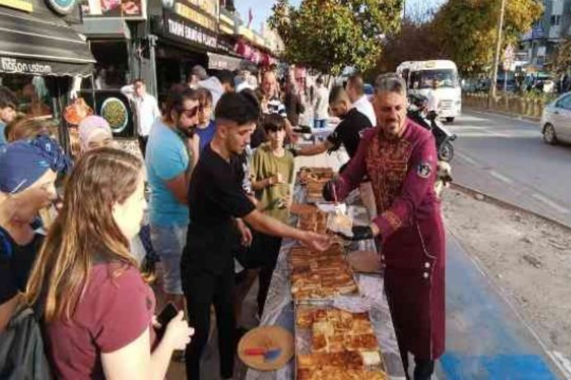 250-Kiloluk-150-metre-Boregi-Universiteli-Ogrencilere-Ikram-Etti (1) (1) (1)